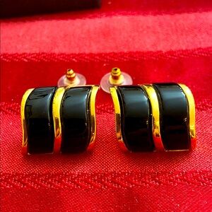 Vintage Unsigned Gold Tone & Black Lucite THERMOSET Post Earrings
